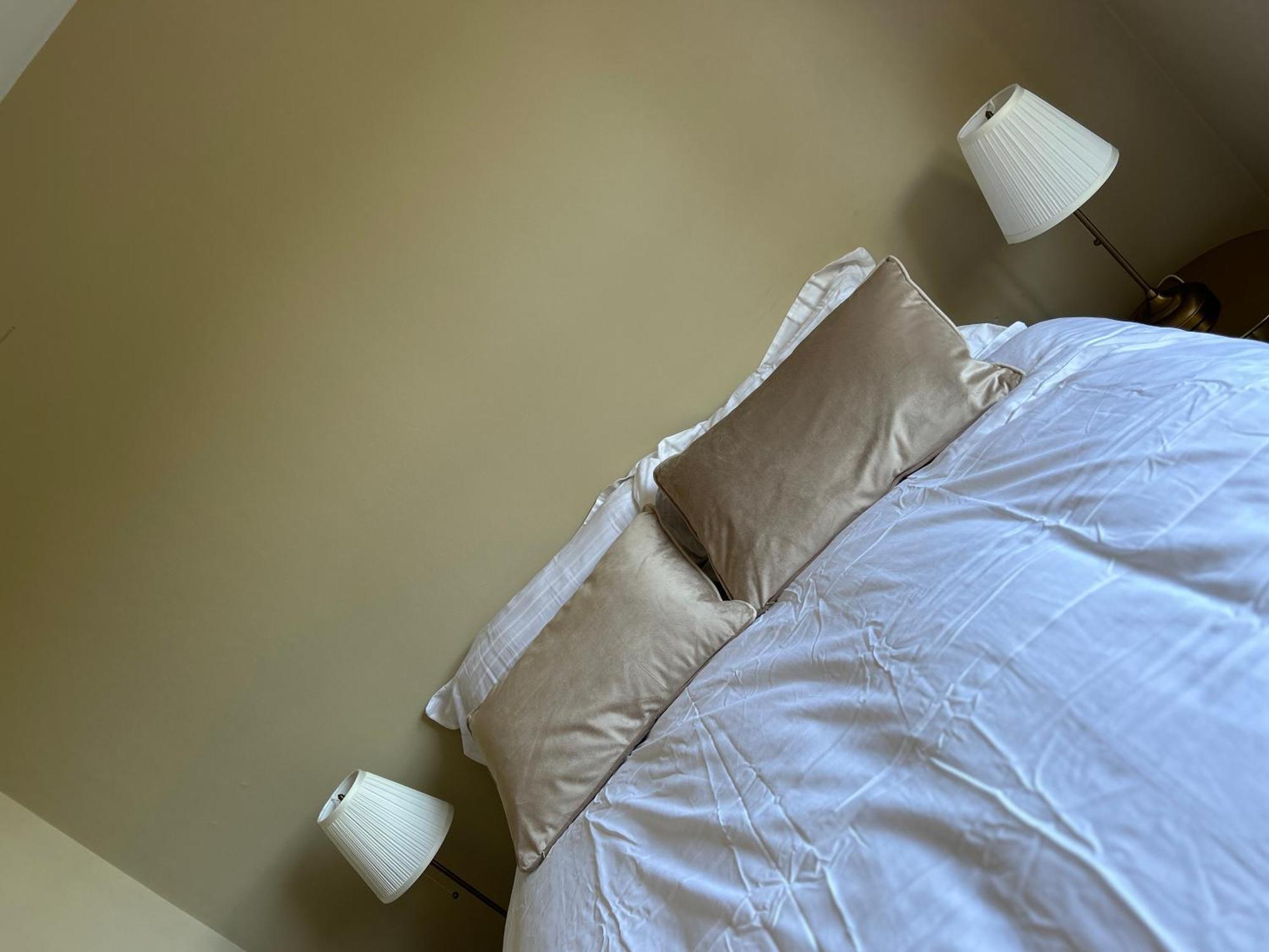 Belfast - Relax & Unwind In Our Skyline Retreat - 3 Bedroom Apartment With Parking Exterior photo