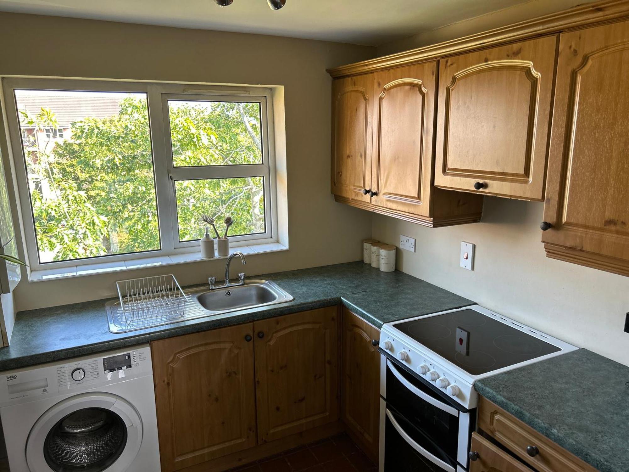 Belfast - Relax & Unwind In Our Skyline Retreat - 3 Bedroom Apartment With Parking Exterior photo