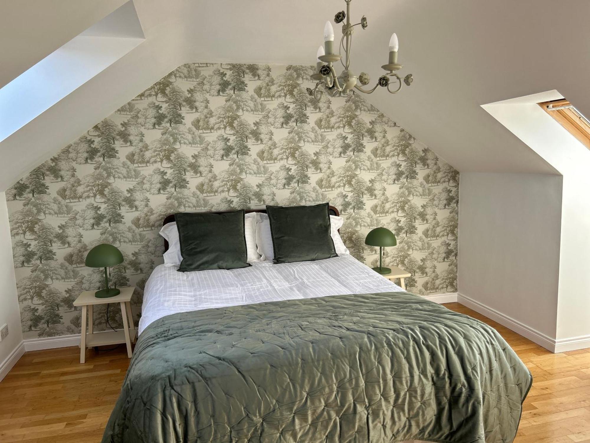 Belfast - Relax & Unwind In Our Skyline Retreat - 3 Bedroom Apartment With Parking Exterior photo